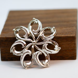 Vintage signed Star brand Silver Tone Curvy Pattern Brooch Pin