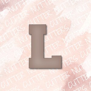 Cortador de galletas con letra L, fuente Varsity, Uni, College