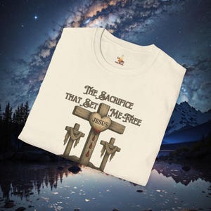Christian Cross T-shirt: The Sacrifice That Set Me Free afbeelding 8