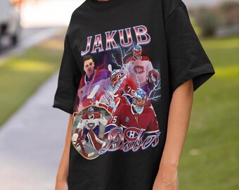 Camiseta unissex vintage Jakub Dobes dos anos 90, com design retrô do Montreal Canadiens da NHL, estilo bootleg, presente clássico, estampa exclusiva, edição limitada.