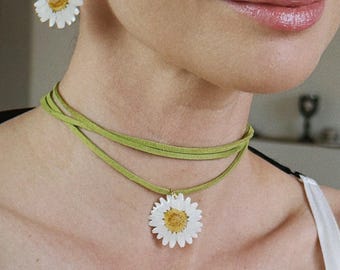 Real Daisy Resin Pendant Necklace - Suede Cord - Nature Jewelry