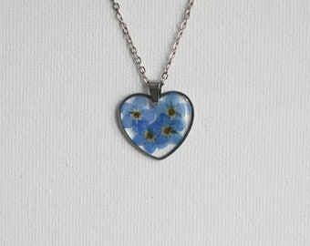 Pendant Tender Memories | real forget-me-not blue flowers Necklace epoxy resin