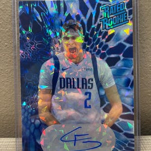 Tarjeta de baloncesto personalizada de Cooper Flagg, tamaño jumbo, 5x7, con camuflaje azul hux, para novatos, autógrafo, selección n.° 1 de los Dallas Mavericks.