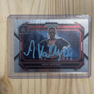 Aoife Lyra Valkyrie Autógrafo no cartão Auto Prizm Cartão de luta livre da WWE