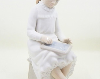 ヴィンテージ ナオ リヤドロ 羊飼いの少女が子羊を抱く置物 - Etsy 日本