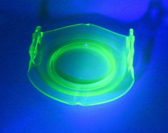 LE Smith Uranium Glass Mount Pleasant Green Double Handle Rolled Bon Bon Candy