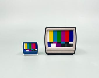 Mobili per casa delle bambole in miniatura con TV retrò CRT