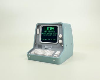 Terminale di hacking desktop in miniatura RIT-V300. Computer terminale per videogiochi in stile retrò.