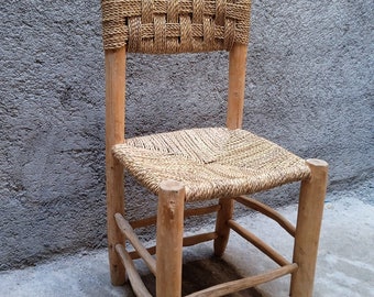 Élégance intemporelle : chaise marocaine fabriquée à la main en bois de laurier avec tissage de corde