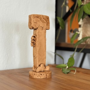 Handmade Göbekli Tepe Pillar Replica – 19 cm Neolithic Temple Sculpture – First Sacred Site Decor – Prehistoric Anatolian Art Gift