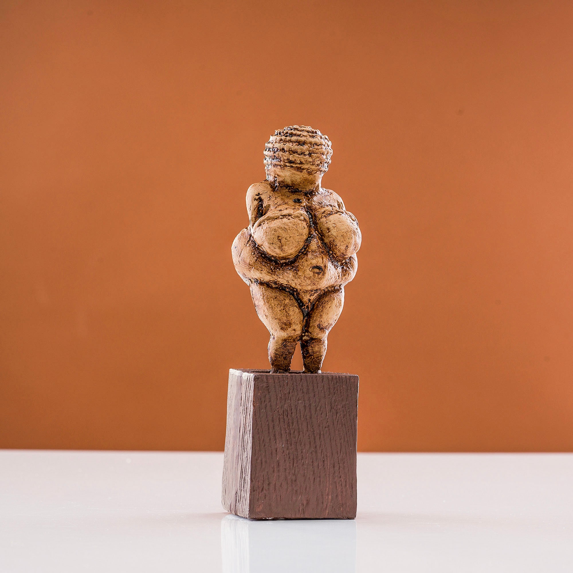 ウィレンドルフのヴィーナス像、旧石器時代の彫刻像、豊穣の女神の彫像