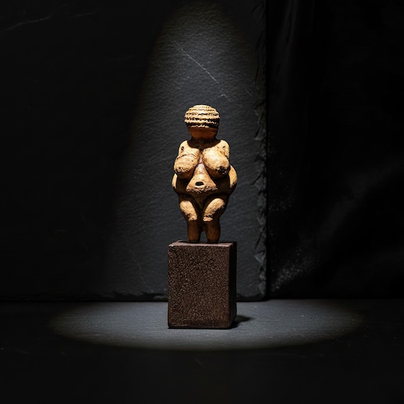 ウィレンドルフのヴィーナス像、旧石器時代の彫刻像、豊穣の女神の彫像