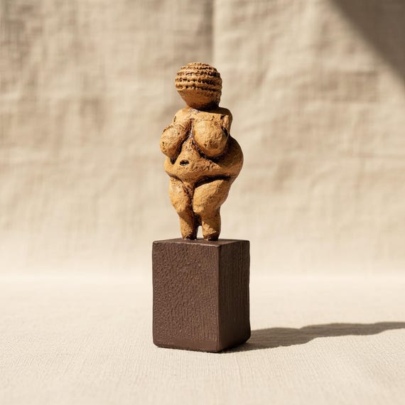 ウィレンドルフのヴィーナス像、旧石器時代の彫刻像、豊穣の女神の彫像
