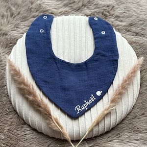 Customizable cotton gauze triangle bib
