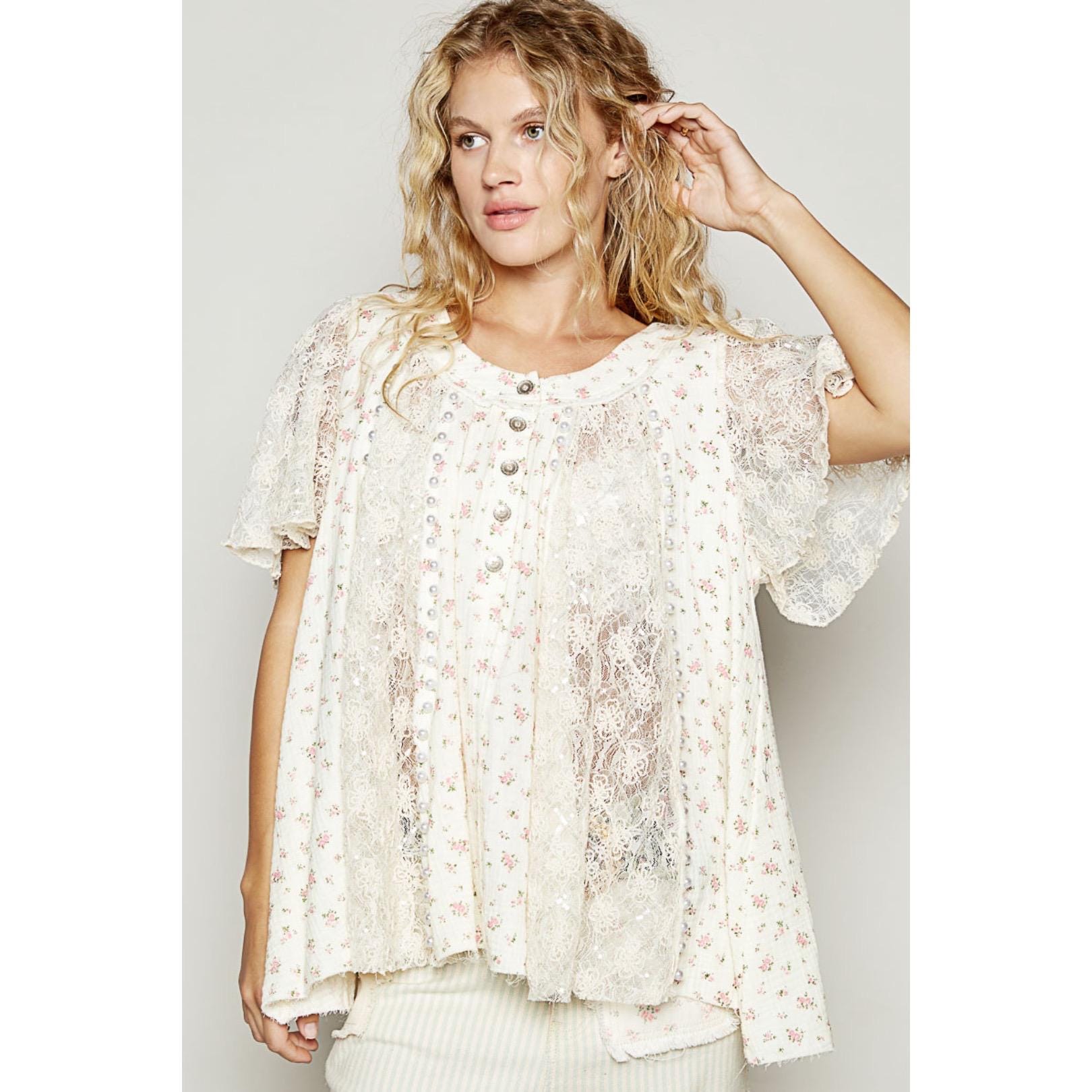 【SCULPTOR】Floral Cottage Button Henley SCULPTOR Floral Cottage Button Henley Beige – SeoulSeoul