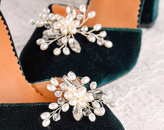 Dark Green Velvet Wedding Shoes with Pearl Clip • Green Block Heels • Bridesmaid Shoes • Evening Heels "SCARLETT"