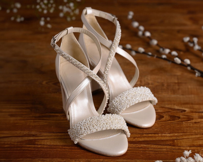 Block Heel Bridal Ivory Leather Sandals, Pearl Wedding Shoes for Bride bild 9