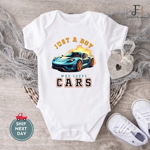 Body niemowlęce Car Baby - Koszulka Just a Boy Who Loves Cars, Strój miłośnika samochodów, Prezent urodzinowy dla samochodu - Koszulka dla malucha, Koszulka młodzieżowa, Koszulka niemowlęca, Prezent dla chłopca