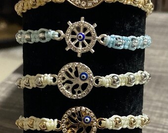 Macramé bracelet with virgin Mery charm