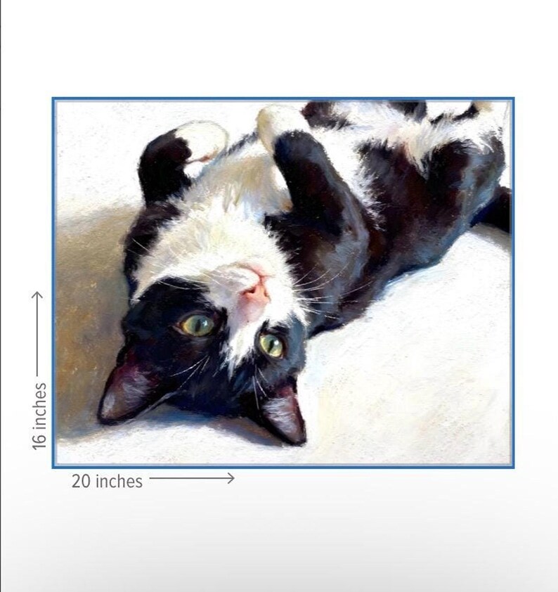 K&ouml;nnte beinhalten: Ein &Ouml;lgem&auml;lde einer schwarz-wei&szlig;en Katze, die auf dem R&uuml;cken liegt und die Pfoten eingezogen hat. Die Katze hat gr&uuml;ne Augen und eine rosa Nase. Das Kunstwerk misst 40,64 cm mal 50,8 cm, wie durch die Ma&szlig;linien an der Seite und unten angezeigt.