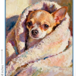 K&ouml;nnte beinhalten: Gerahmtes Gem&auml;lde eines Chihuahuas, eingeh&uuml;llt in eine weiche, pastellfarbene Decke. Das Kunstwerk ist 35,5 cm hoch und 28 cm breit, wobei die braunen Augen und Ohren des Hundes sichtbar sind. Das Gem&auml;lde wirkt warm und einladend.