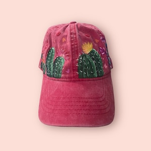 READY TO SHIP Handpainted baseball hat Womens size Cactus flowers western design Unique Christmas gift last minute present idea afbeelding 1