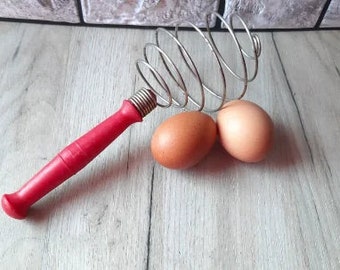 Vintage Egg Whisk, Hand Mixer, Wire Whisk with Plastic Handle, Vintage Kitchenware