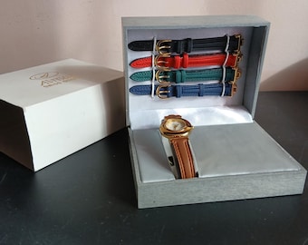 Vintage Women’s Watch Gift Set, Interchangeable Leather Straps