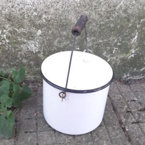 Vintage White Enameled Milk Pot with Lid, Rustic Home Decor