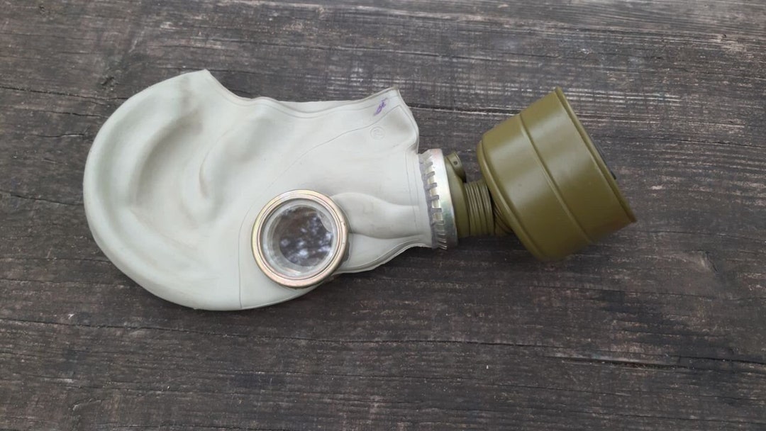 USSR Soviet GP-5 / GP-5M Gas Mask Repair Kit - Valve Box & Glass (New Old Stock)