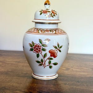 Vintage Andrea by Sadek Chinoiserie Ginger Jar with Lid – Floral porcelain container - Asian Decor and Storage
