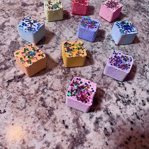 24 Soft, fluffy, crunchy cubes with multicolored holographic glitter, gym chalk reforms ASMR anxiety relief