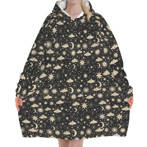 Celestial Moon Blanket Hoodie, Boho Hooded Jumper, Black Witchy Women&#39;s Fashion, Gothic Winter Fall Accessory