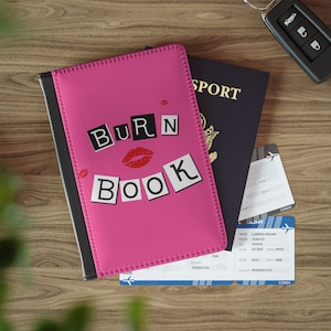 Burn Book Pink Passport Holder, linda cartera de pasaporte divertida, cubierta de pasaporte de cuero sintético para mujeres, regalo de estuche de viaje
