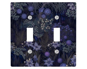 Sfeervolle paarse wilde bloemen lichtschakelaar deksel, botanische hekserij vintage kunststijl bloemenimpressionistische verlichting stopcontact paneel stopcontact