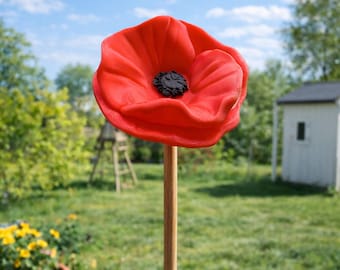 Insect watering station for the garden | Bird bath with flower design | Bee watering station | Poppy garden stake | Outdoor garden decoration | Gift for garden lovers