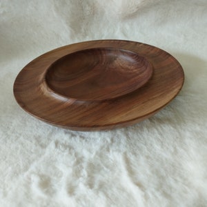 Decorative wooden bowl made of walnut wood, turned, waxed, turned, bowl, bowl, designer bowl, walnut