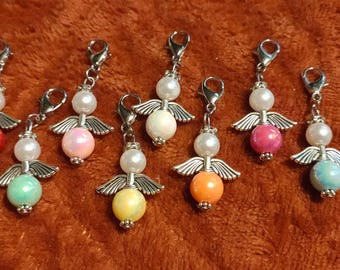 Llavero de ángel con cuentas de colores