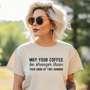 Zabawna koszulka z kawą Koszulka dla mamy z kawą Słodka koszulka z kawiarnią Barista Koszulka dla taty z kawą Prezent dla mamy, która kocha kawę Prezent na Dzień Matki Zabawna koszulka dla mamy
