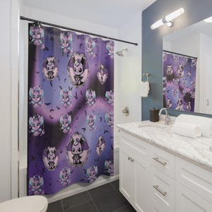 Tenda da doccia con adorabili pipistrelli in stile gotico pastello - Decorazione per il bagno in stile gotico pastello - Accenti per la casa pastello, tenda da doccia con stampa di pipistrelli gotici