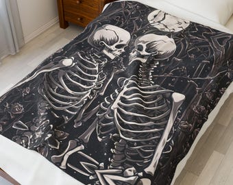 Manta de esqueletos góticos enamorados: decoración de Halloween