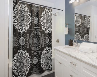 Cortina de ducha con geometría sagrada: decoración de baño bohemia y mística