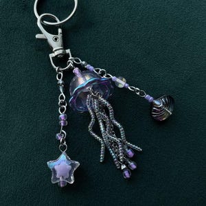 Llavero de medusa hecho a mano con cuentas / Llaveros divertidos Purple (NEW)