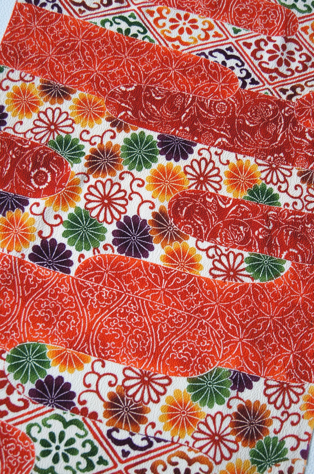 authentic-vintage-kimono-silk-fabric-ideal-for-dress-making-scarves