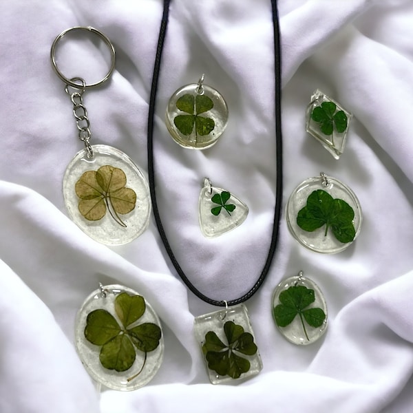 Real 4 Leaf Clover Shamrock Pendant Necklace Keychain, Luck of the Irish, Good Luck Charm, Wild Hand Picked Shamrock 4 leaf Clovers