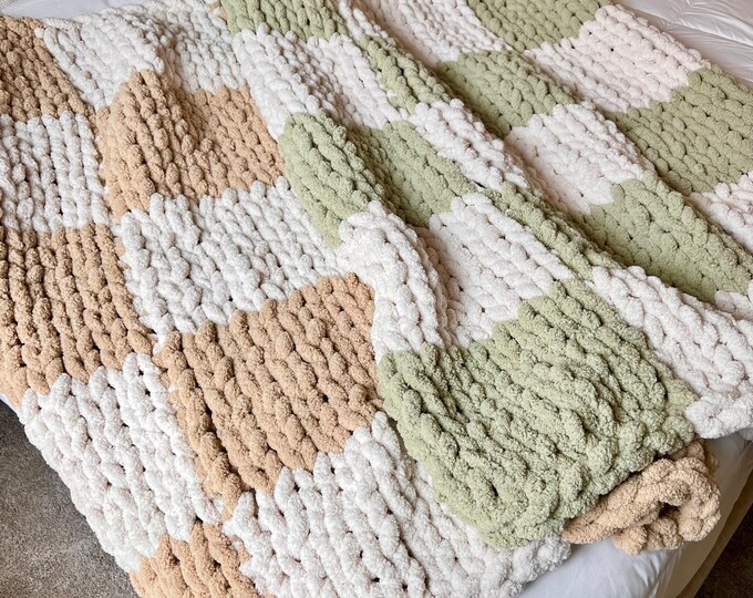 Checkered Handmade Chunky Knit Blanket