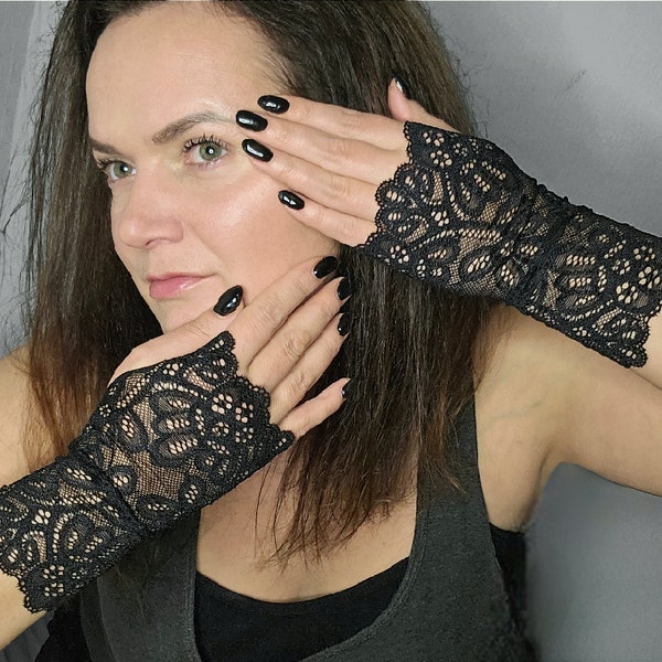 Simple yet elegant stretchable black lace fingerless half-finger gloves for womens