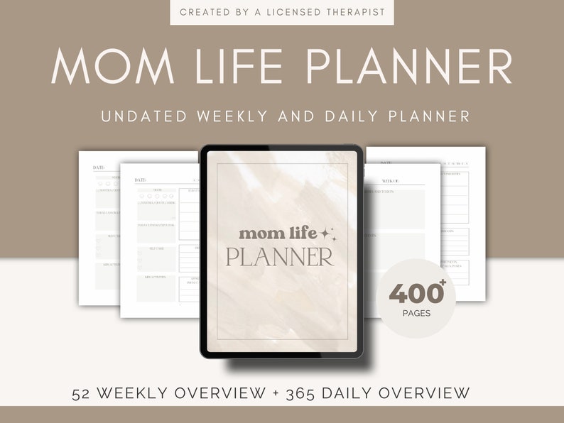 以下が含まれることがあります： ベージュの背景に「mom life PLANNER」という茶色の文字が書かれたデジタルプランナー。日付は記入されておらず、52週間分と365日分のページがあり、合計400ページ以上あります。