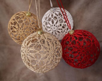 Handgemachte Gehäkelte Weihnachtsschmuck, Ornamente aus Spitze, Weiß Rot Gold Beige