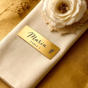 Personalisierte goldene Spiegel-Namensschilder für den Hochzeitstisch - Elegante Tischkarten mit individuellen Namen - Acryl-Tischdekoration